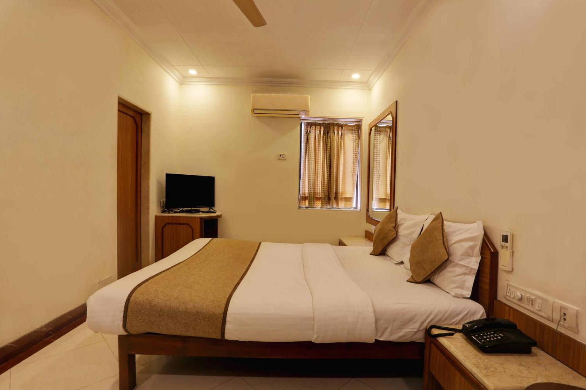 Accord Hotel Bombay Extérieur photo