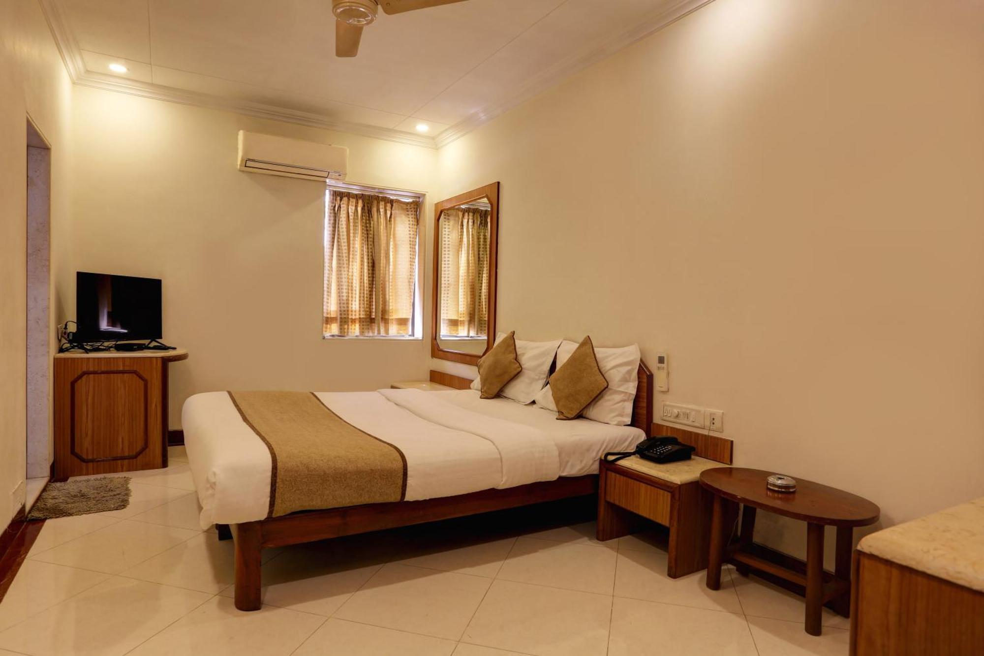 Accord Hotel Bombay Extérieur photo