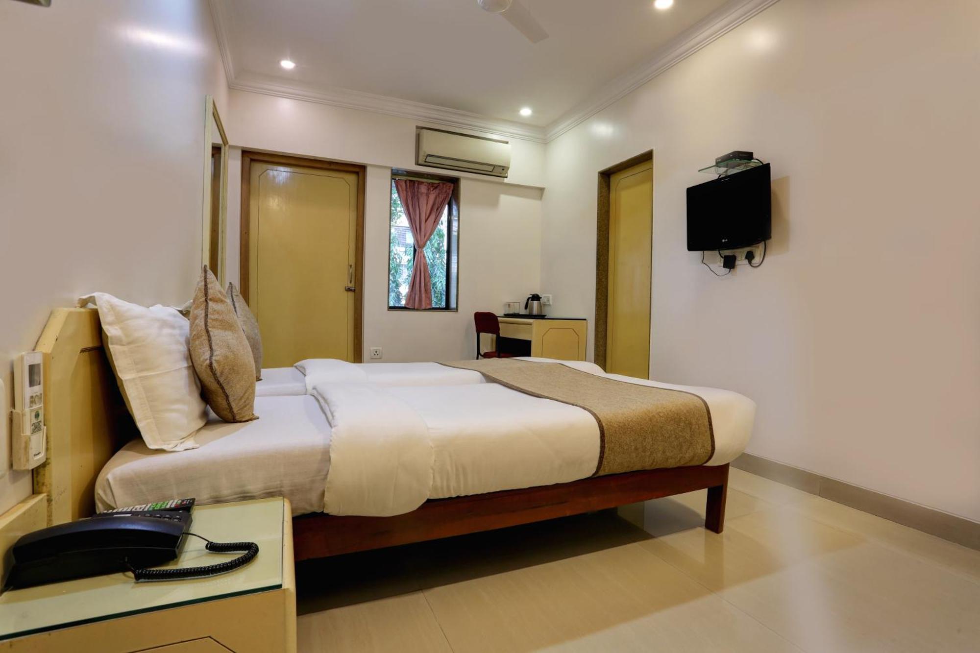 Accord Hotel Bombay Extérieur photo