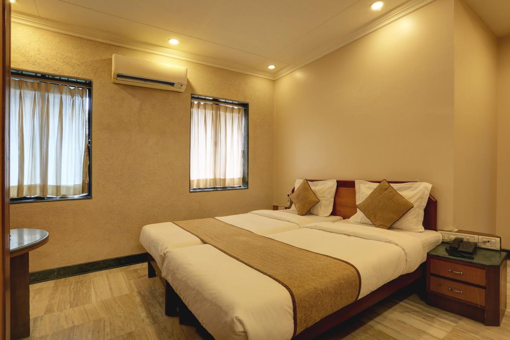 Accord Hotel Bombay Extérieur photo
