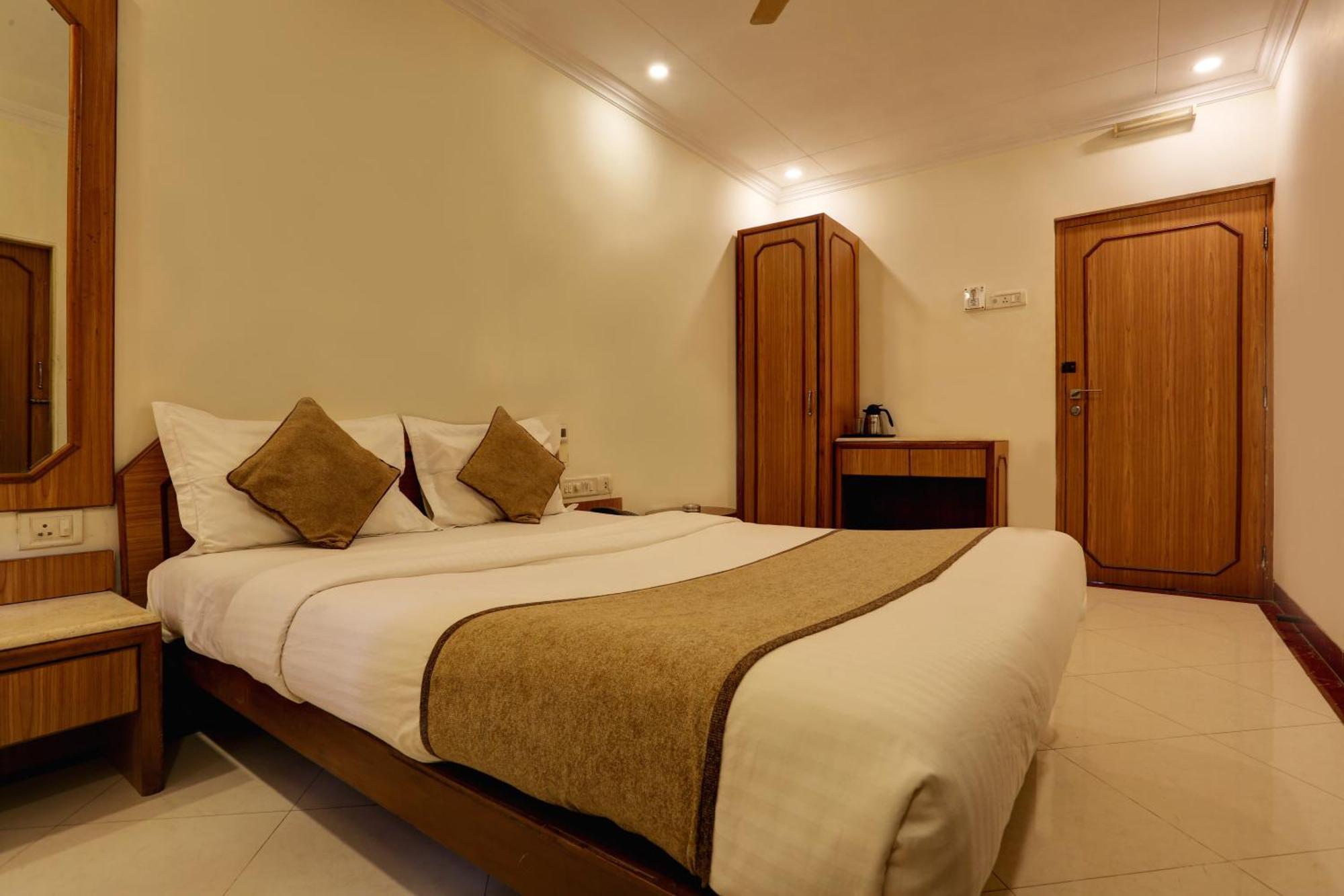 Accord Hotel Bombay Extérieur photo